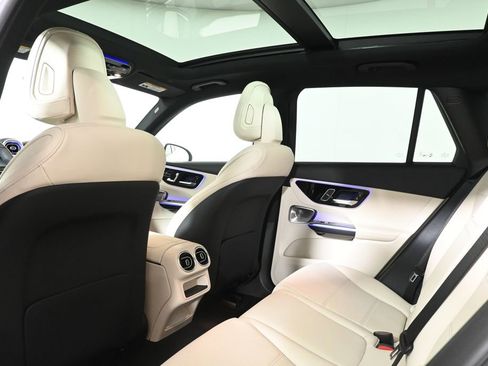 Certified 2025 Mercedes-Benz GLC 300 4MATIC image 32