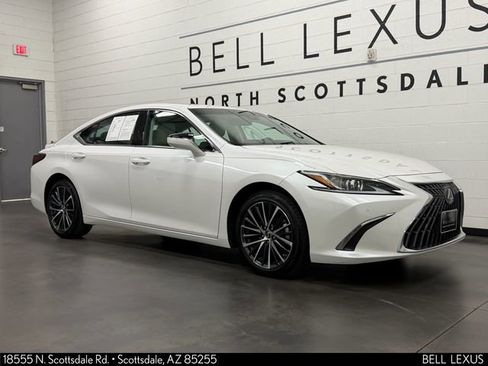 Used 2024 Lexus ES 300h w/ Premium Package image 2