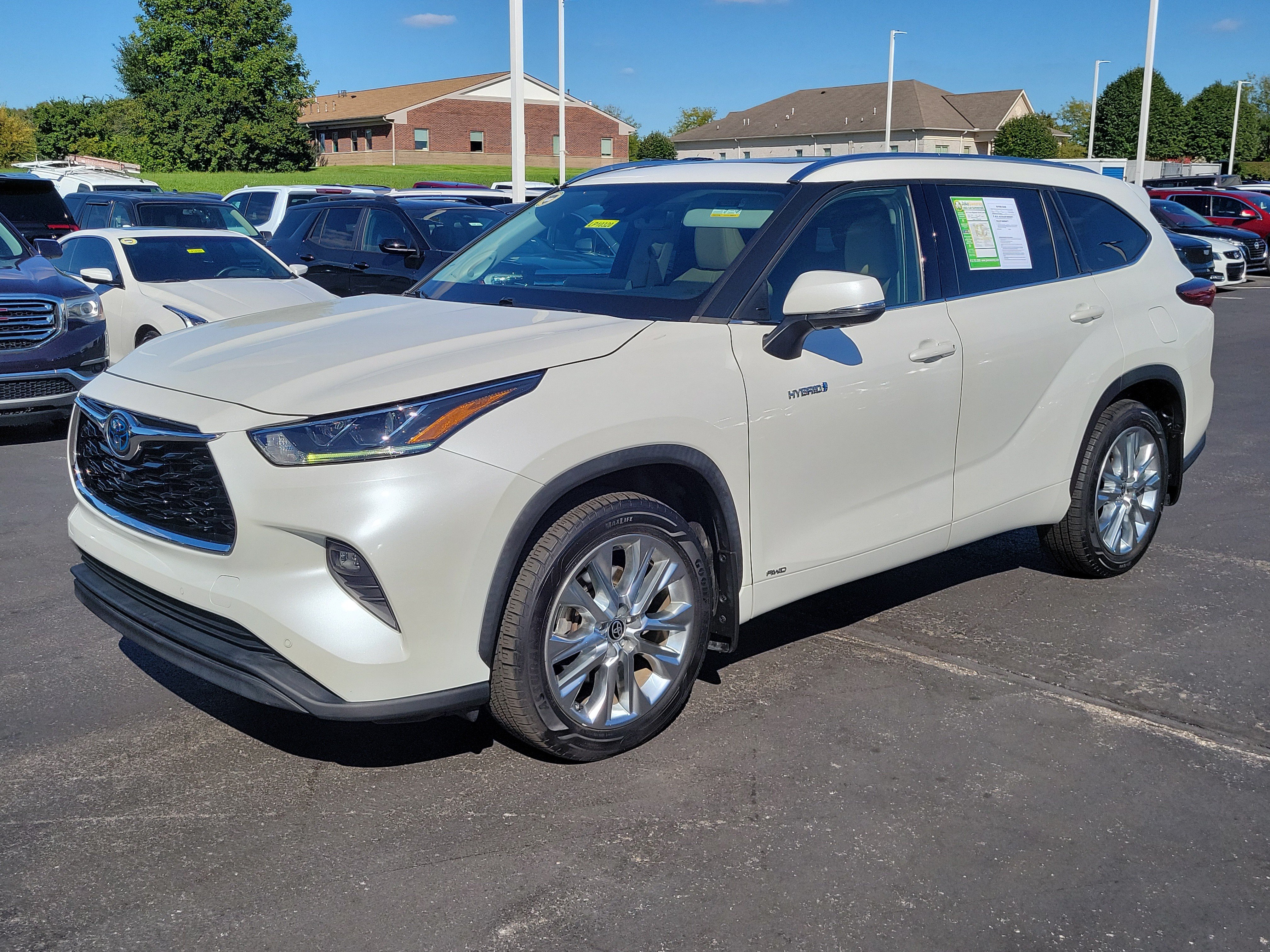 Used 2021 Toyota Highlander Limited AWD/4WD image 2