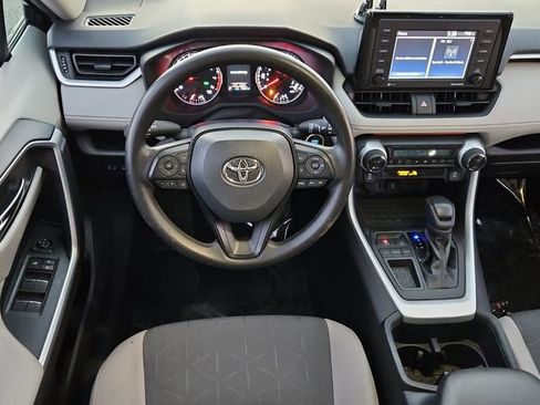 Used 2022 Toyota RAV4 XLE image 15