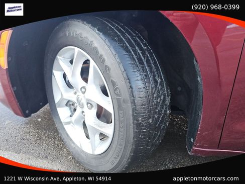 Used 2017 Chrysler Pacifica Touring-L w/ Tire & Wheel Group image 34