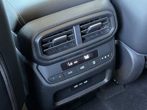 New 2025 Honda Pilot Touring image 14