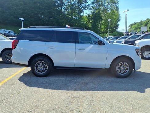 Certified 2025 Ford Expedition Active AWD/4WD image 9