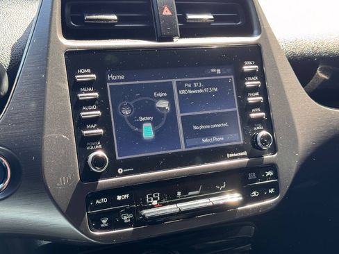 Used 2021 Toyota Prius FWD image 27