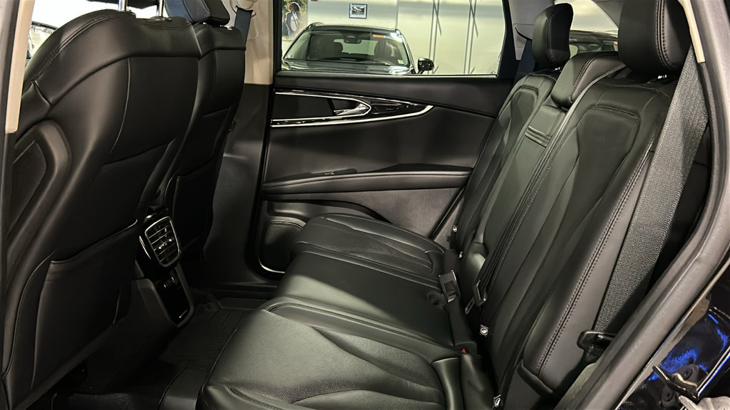 Used 2023 Lincoln Nautilus Reserve AWD/4WD image 21