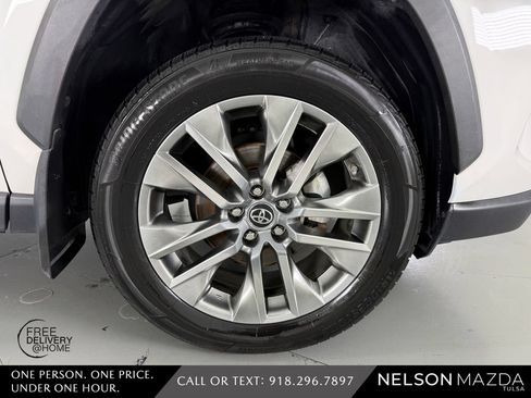 Used 2019 Toyota RAV4 XLE Premium AWD/4WD image 14