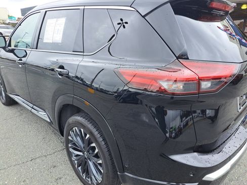Used 2025 Nissan Rogue Platinum FWD image 24
