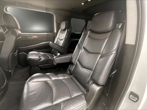 Used 2020 Cadillac Escalade ESV 2WD image 21