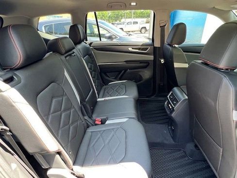 New 2026 Volkswagen Atlas Peak Edition image 15