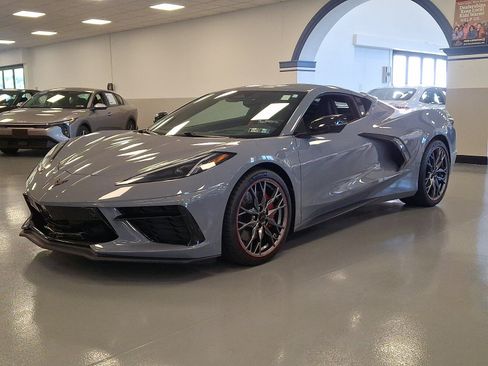 Used 2024 Chevrolet Corvette Stingray Preferred Cpe w/ Z51 Performance Package RWD image 3