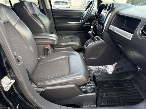 Used 2014 Jeep Compass Latitude image 12