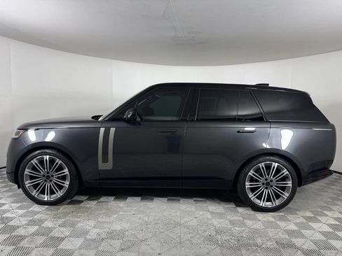 Used 2026 Land Rover Range Rover SE AWD/4WD image 3