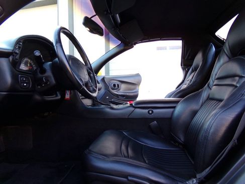 Used 2001 Chevrolet Corvette Convertible w/ Preferred Equipment Group2 image 18