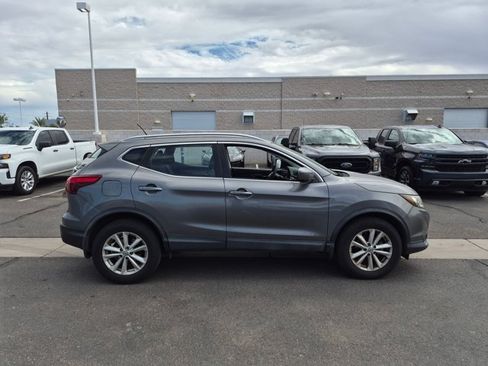 Used 2017 Nissan Rogue Sport SV AWD/4WD image 4