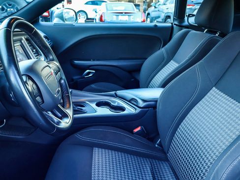 Used 2023 Dodge Challenger SXT image 13