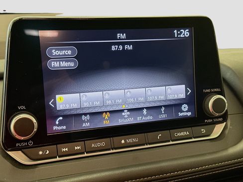 Used 2023 Nissan Rogue S AWD/4WD image 21
