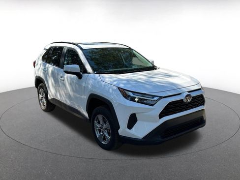 Used 2025 Toyota RAV4 XLE image 1