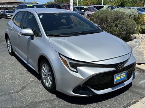 Used 2025 Toyota Corolla SE FWD image 1