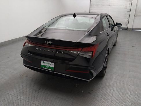 Used 2025 Hyundai Elantra SEL FWD image 7