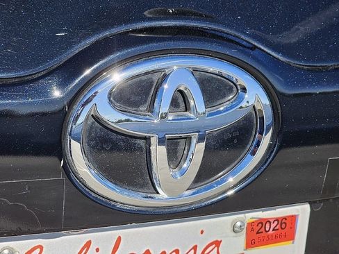Used 2017 Toyota Highlander XLE FWD image 13