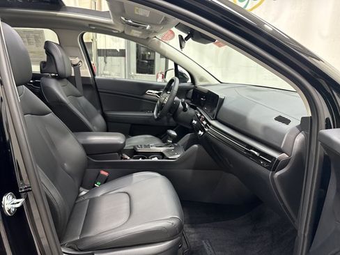Certified 2026 Kia Sportage EX w/ EX Panorama Roof Package AWD/4WD image 15