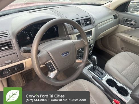 Used 2012 Ford Fusion SE FWD image 2