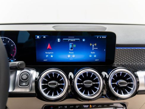 New 2025 Mercedes-Benz GLB 250 4MATIC image 22