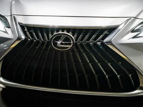 Used 2025 Lexus ES 350 image 8