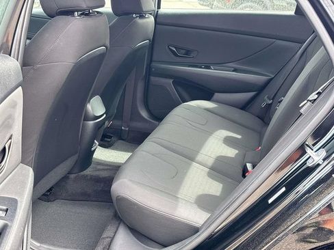 Certified 2025 Hyundai Elantra Sport FWD image 9