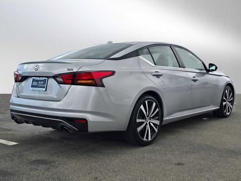 Used 2022 Nissan Altima 2.5 SR image 3