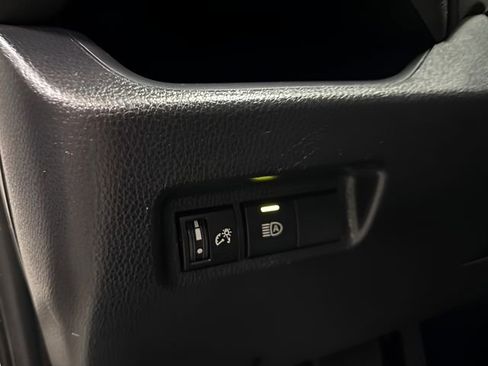 Used 2021 Toyota RAV4 LE image 30