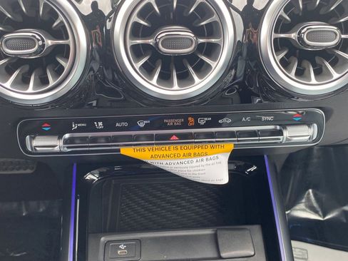 New 2026 Mercedes-Benz GLA 35 AMG 4MATIC image 35