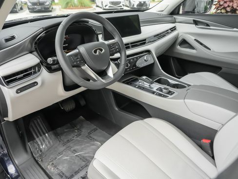 Certified 2026 INFINITI QX60 Luxe w/ Cargo Package FWD image 7