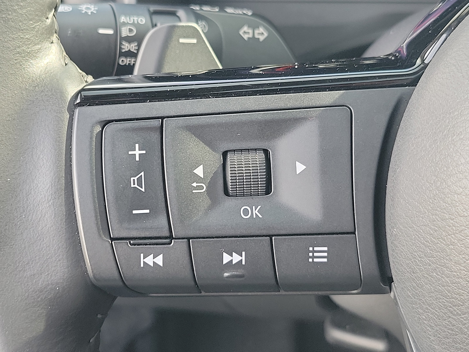 Used 2021 Nissan Rogue Platinum AWD/4WD image 22