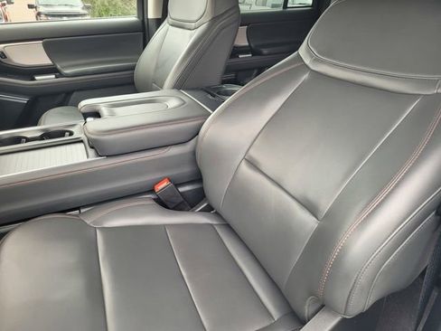 Certified 2025 Ford Expedition Active image 11