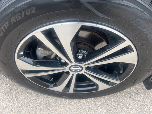 Used 2023 Nissan Sentra SV w/ Trunk Package image 39