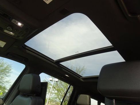 Used 2023 Chevrolet Suburban Z71 image 13