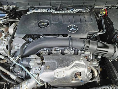 Used 2023 Mercedes-Benz GLB 250 4MATIC image 19
