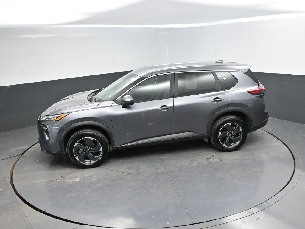 Used 2024 Nissan Rogue SV FWD image 23