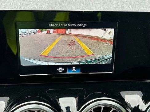 Used 2023 Mercedes-Benz GLA 250 4MATIC image 24