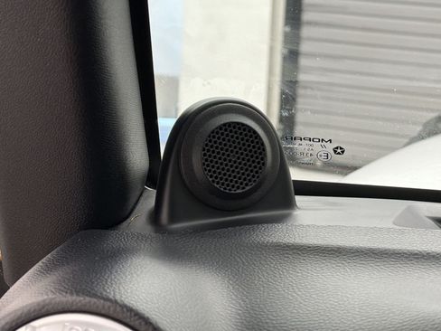 Used 2014 Jeep Wrangler Unlimited Sahara w/ Connectivity Group AWD/4WD image 25