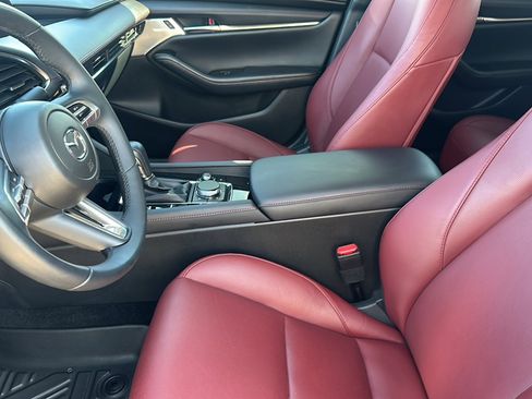 Used 2023 MAZDA MAZDA3 s image 13