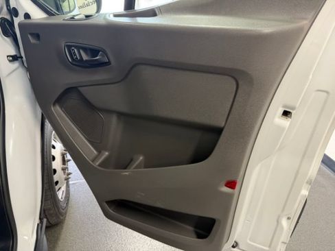 Used 2022 Ford Transit 350 DRW RWD image 26