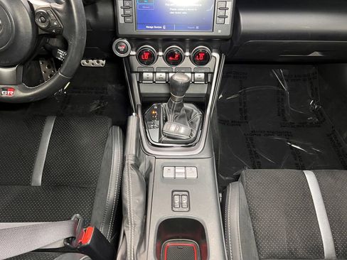 Used 2024 Toyota GR86 Premium image 12