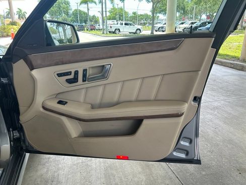 Used 2012 Mercedes-Benz E 350 Sedan image 27
