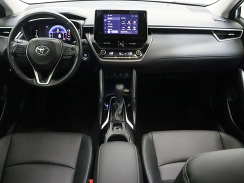Used 2023 Toyota Corolla Cross XLE w/ Convenience Package FWD image 32
