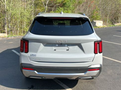 Used 2024 Kia Sorento S w/ Panoramic Sunroof Package AWD/4WD image 4