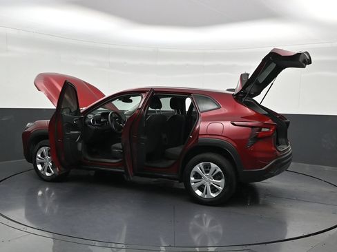 Used 2024 Chevrolet Trax LS FWD image 34