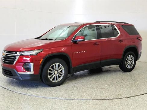 Used 2023 Chevrolet Traverse LT FWD image 4