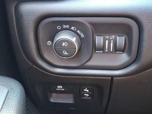 Used 2019 RAM 1500 Big Horn AWD/4WD image 30